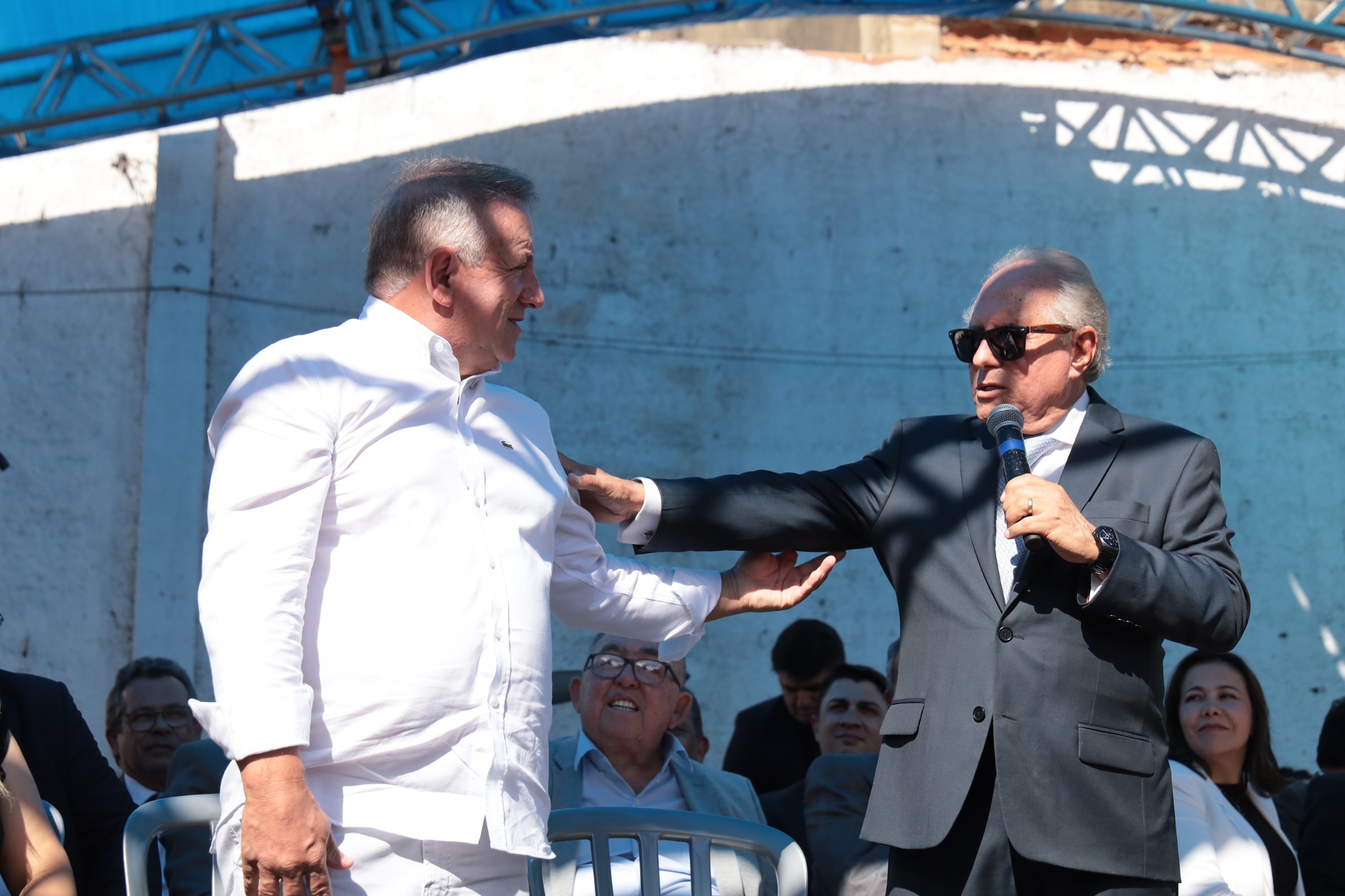 Prefeito de Aparecida, Vilmar Mariano (à esquerda) vai disputar a reeleição com apoio da Assembleia de Deus em Goiás, que tem como presidente o pastor Oídes José do Carmo. Foto: Claudivino Antunes