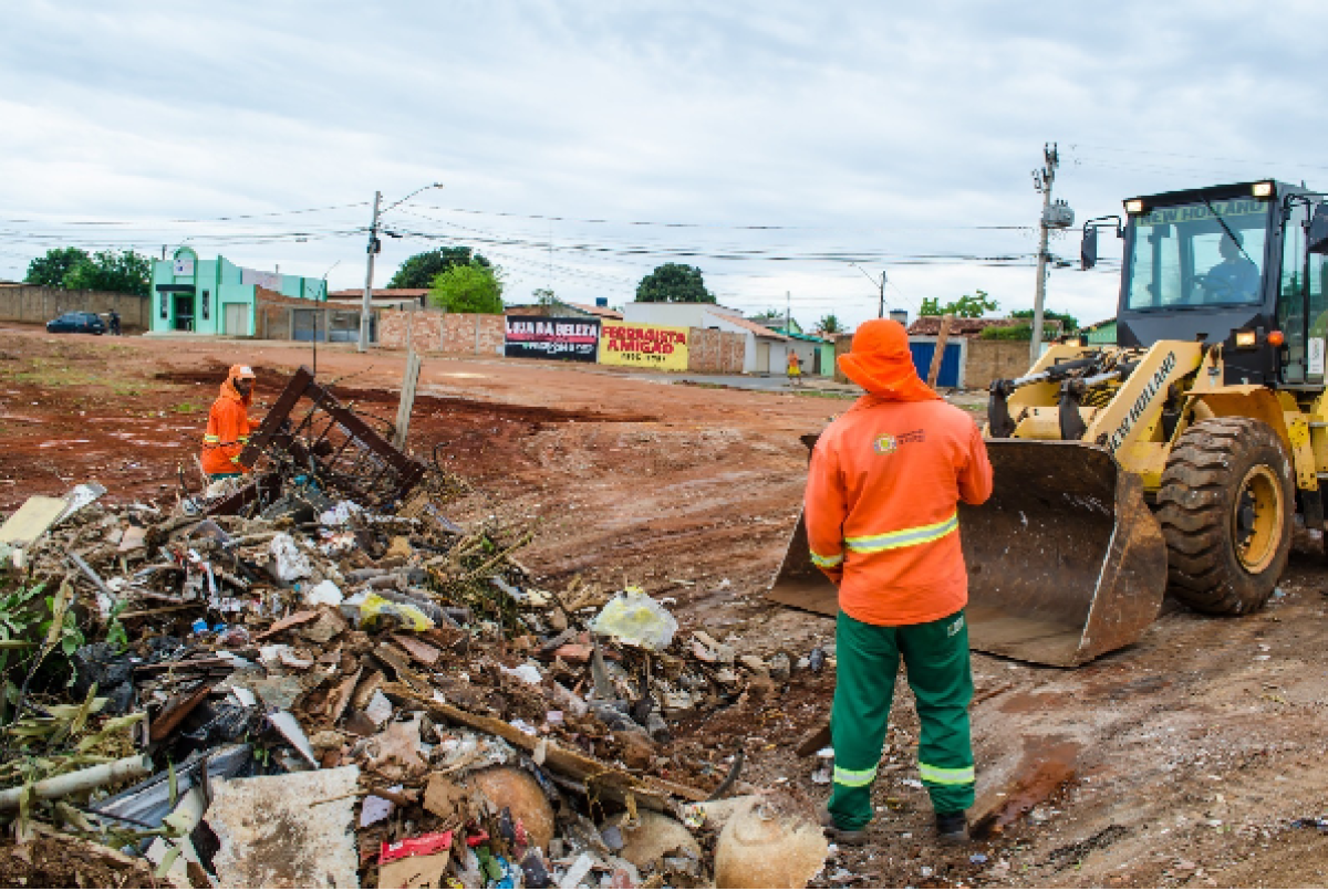 Companhia intensifica serviços de limpeza, manutenção e paisagismo em Goiânia | Foto:Comurg