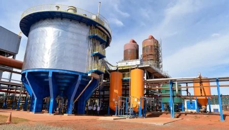 Usina de produção de etanol hidratado em Aporé (Foto: Secom)