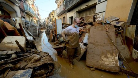 Espanha um Mês Após a Enchente: Desafios e Recuperação