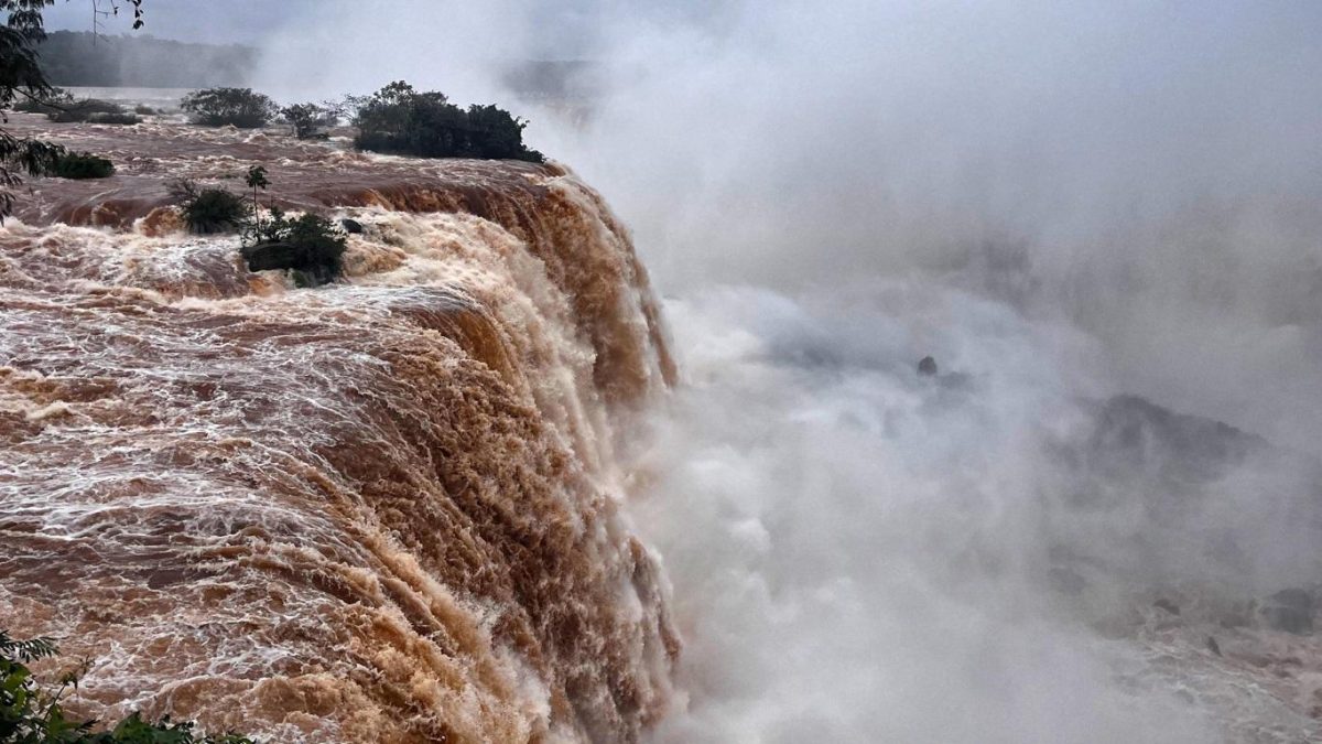 Chuva Extrema no Paraná: Vazão Recorde nas Cataratas