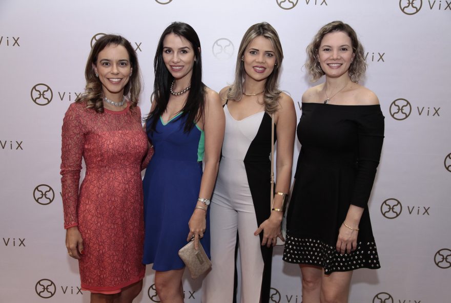 Georgia Alarcão, Joyce Dezzen, Larissa Fortaleza e Lorena Caleman prestigiaram o desfile da coleção Verão e Alto Verão 2018 da ViX Paula Hermanny, no Garden Flamboyant, na quinta-feira (21), dentro da programação do Vogue Fashion's Night Out 2017 (VFNO)