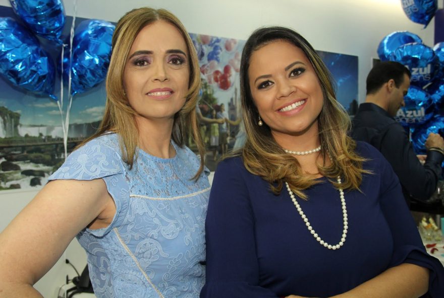 #Turismo. As empresárias e sócias Cristiane Resende Pacheco e Paula Rocha Carvalho na inauguração da nova loja da Azul Viagens, no Buriti Shopping