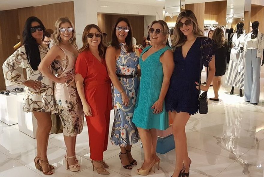 ÓCULOS Gabriela Vilela, Marcelly Achkar, Ivana Menezes, Linda Bessa, Nelly Achkar e Alessandra Serquiz em tarde de coquetel de lançamento da Sabrina Yacoub Ótica, na loja Ivana Menezes