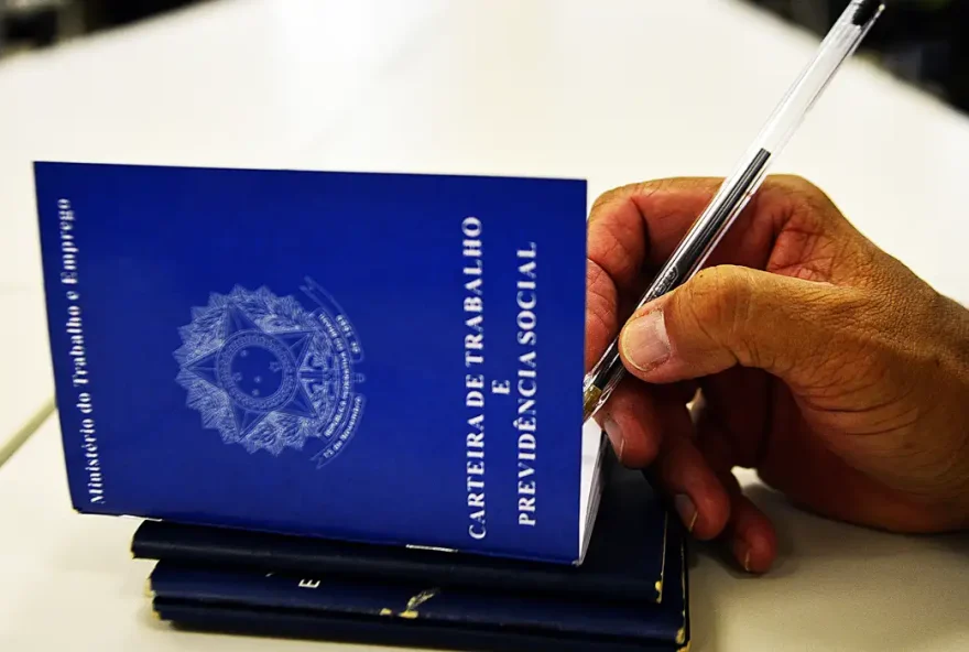 A Prefeitura de Aparecida, por meio da Secretaria de Trabalho, oferece nesta semana 455 vagas de emprego em diversas áreas das empresas da cidade.                
(Foto: Agência Brasil)