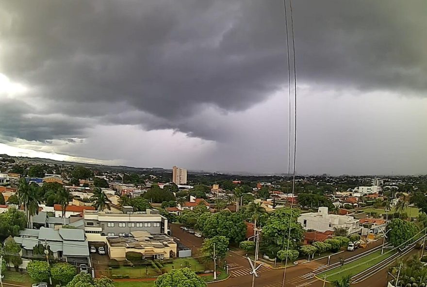 Feriado da Páscoa gera expectativa de pancadas de chuva em Goiás