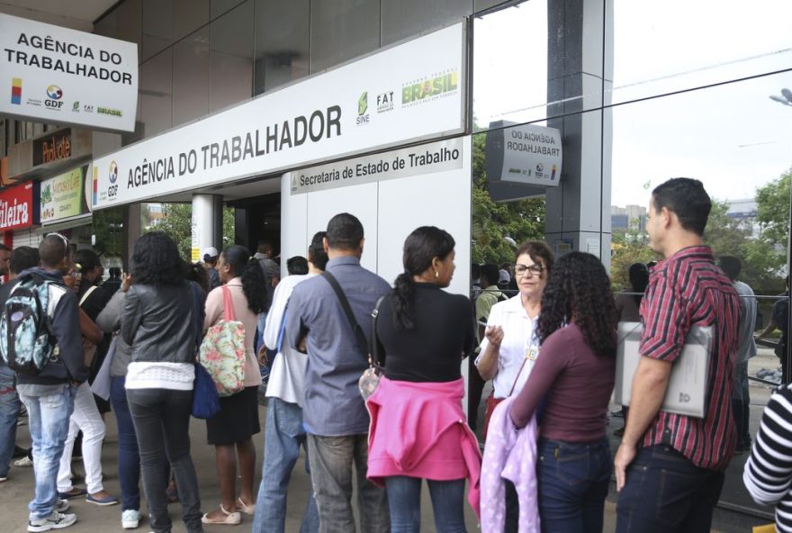 Taxa de desocupação no último trimestre é a menor do período desde 2014