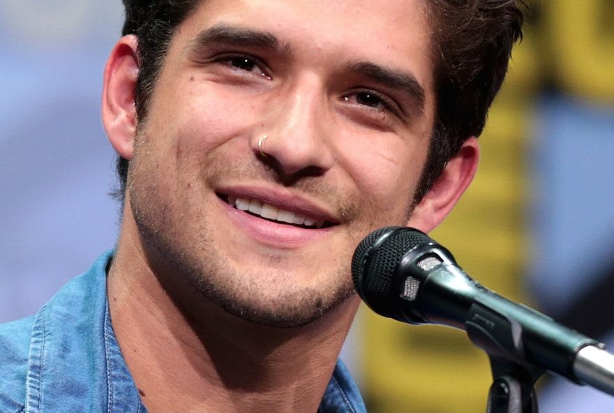 1200px-Tyler_Posey_by_Gage_Skidmore