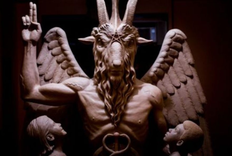 150727153240_150727125257_eeuu_detroit_escultura_satanica_624x351_ap