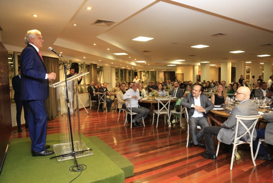 Governador Ronaldo Caiado recebe gestores da saúde pública municipal no Palácio das Esmeraldas, em Goiânia
(Foto: Reprodução)