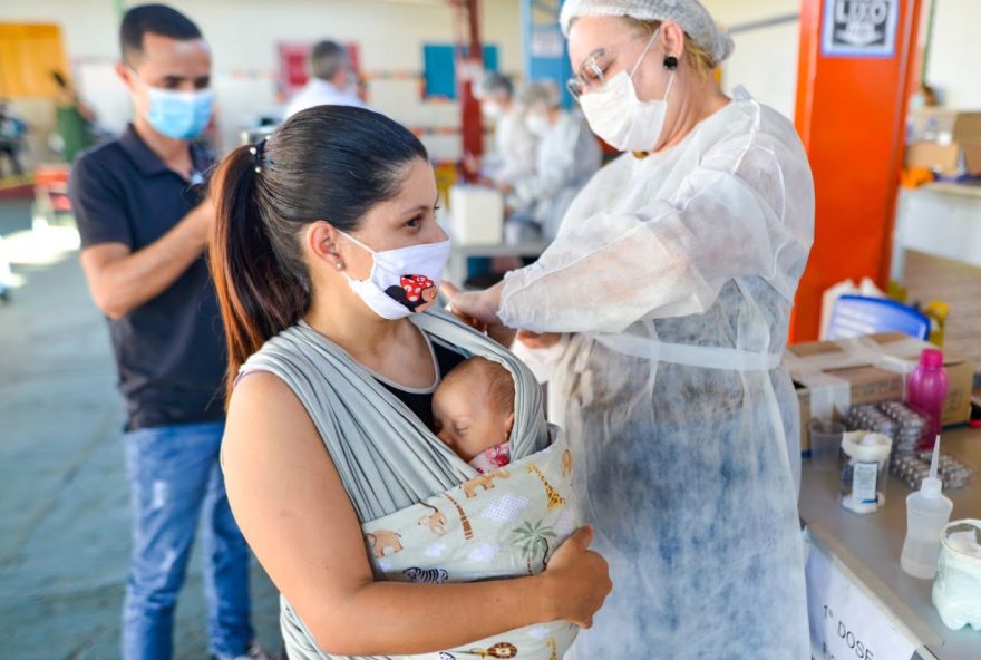 População adulta e infantil pode se imunizar contra a doença. (Foto: Divulgação/Prefeitura de Goiânia)