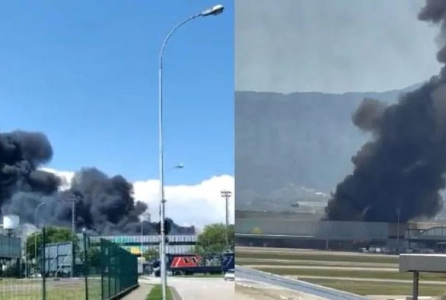 Galpão próximo ao terminal de cargas do Aeroporto Internacional Riogaleão em chamas. (Reprodução/Redes Sociais)