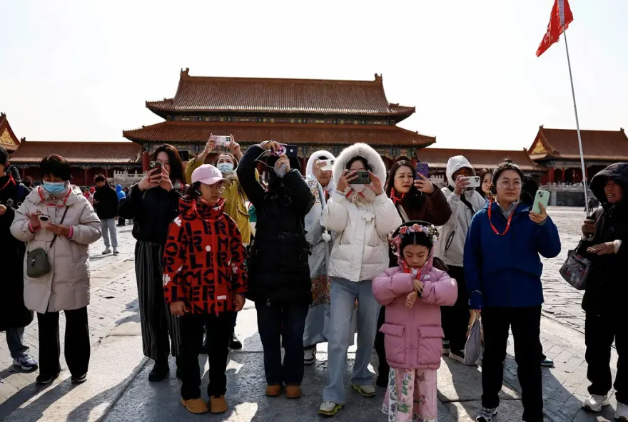 2025-05-15t104432z_1_lynxmpel4e0j2_rtroptp_4_china-celac-visa