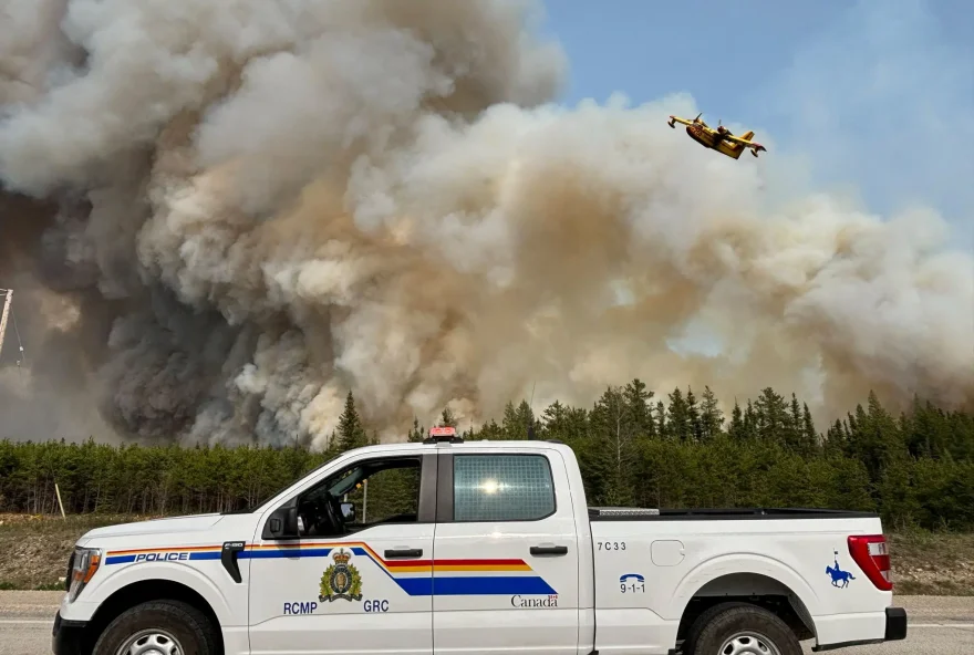 2025-05-30T013229Z_1361280062_RC2PREAWCYZW_RTRMADP_3_CANADA-WILDFIRES
