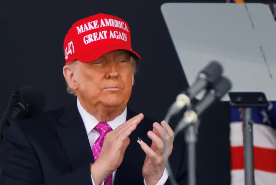 2025-07-12t151717z_1_lynxmpel6b06q_rtroptp_4_macro-trump-tarifaseu