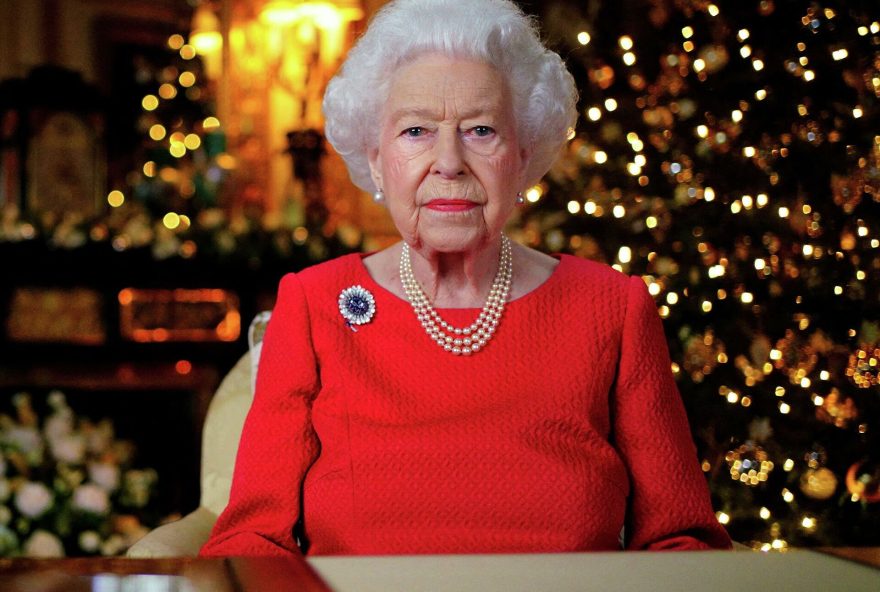 Homem invade castelo de Winsdor, no Reino Unido, para tentar matar Rainha Elizabeth II