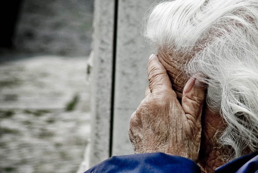 Alzheimer tem prevalência muito alta após os 85 anos. A partir dos 65, o risco duplica a cada cinco anos. (Foto: Reprodução/CNM)