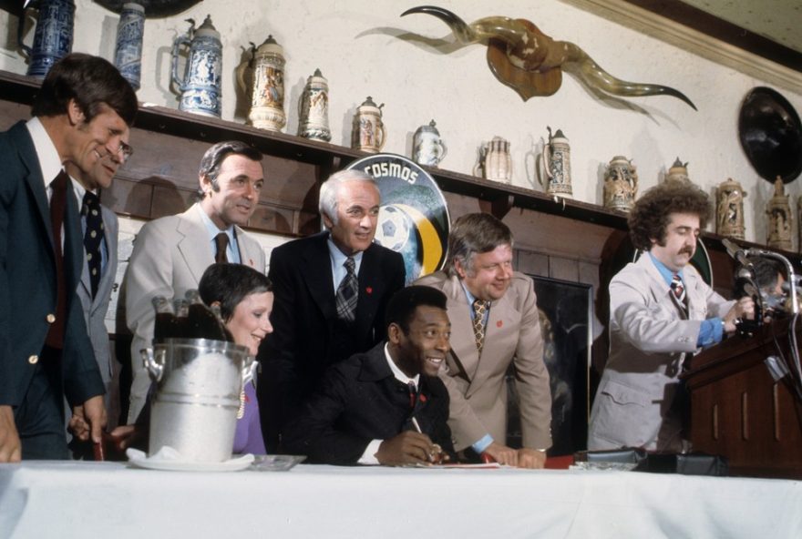 2250-anos-de-pele-nos-eua3A-celebrando-o-legado-do-rei-do-futebol-em-solo-americano22