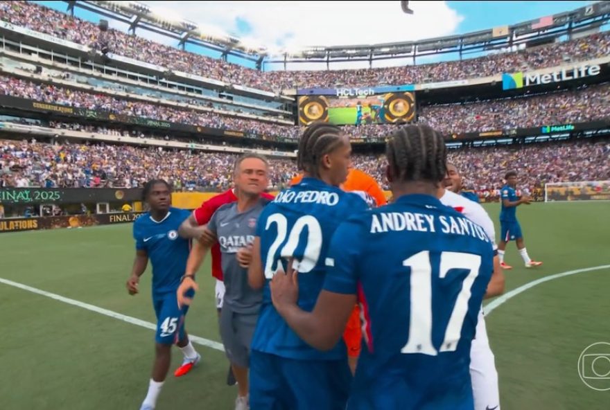 22agressao-de-luis-enrique-gera-revolta-no-chelsea-e-psg3A-repercussoes-e-necessidade-de-medidas22