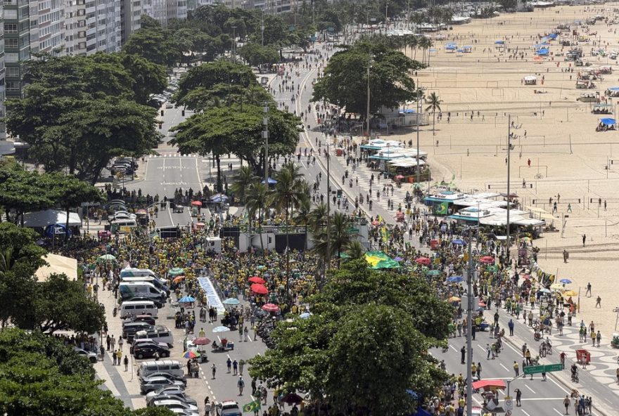 22ato-acorda-brasil-reune-manifestantes-em-copacabana-e-em-outras-cidades-contra-decisoes-do-stf-e-do-governo-federal22