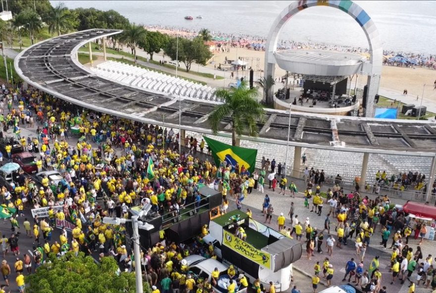 22ato-acorda-brasil-reune-manifestantes-na-ponta-negra-em-manaus22 22ato-acorda-brasil-reune-manifestantes-na-ponta-negra-em-manaus22