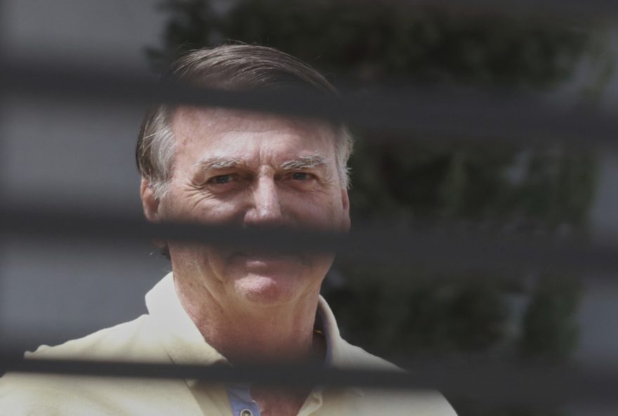 22bolsonaro-em-prisao-domiciliar-solicita-autorizacao-para-procedimento-medico-de-remocao-de-lesoes-na-pele22