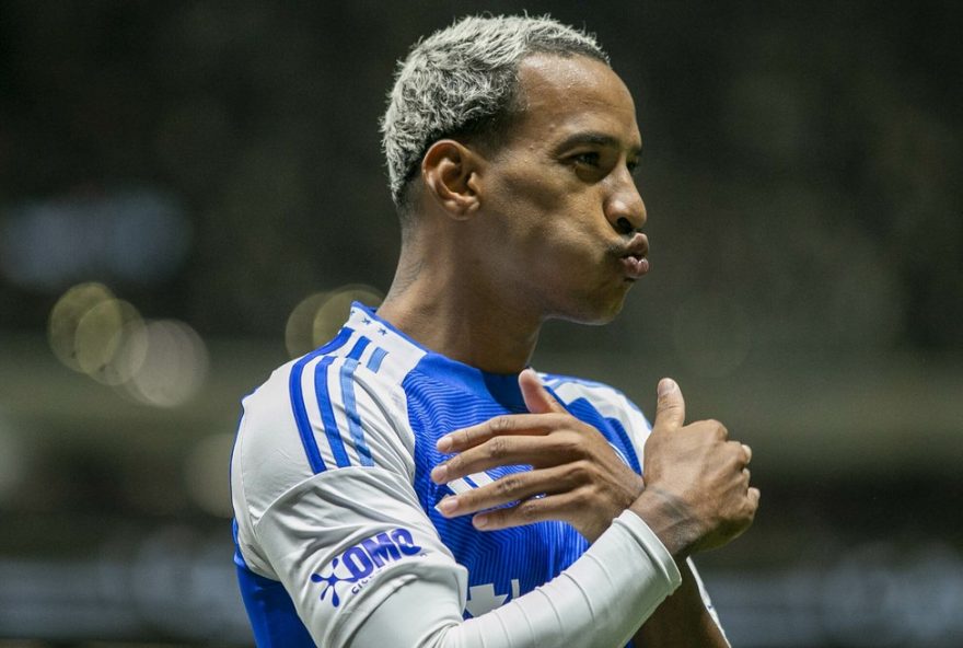 22cruzeiro3A-titulares-voltam-para-jogo-contra-corinthians-em-busca-da-vaga-na-libertadores22 MG - BELO HORIZONTE - 15/10/2025 - BRASILEIRO A 2025, ATLETICO-MG X CRUZEIRO - Matheus Pereira jogador do Cruzeiro comemora seu gol durante partida contra o Atletico-MG no estadio Arena MRV pelo campeonato Brasileiro A 2025. Foto: Fernando Moreno/AGIF