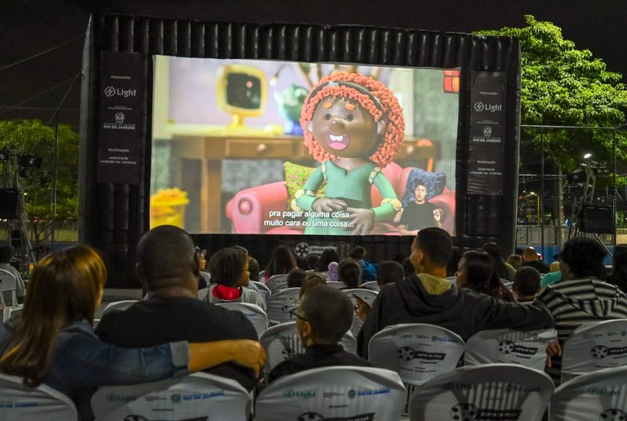 22curta-na-praca3A-festival-de-cinema-gratuito-com-pipoca-e-refrigerante-em-duque-de-caxias22