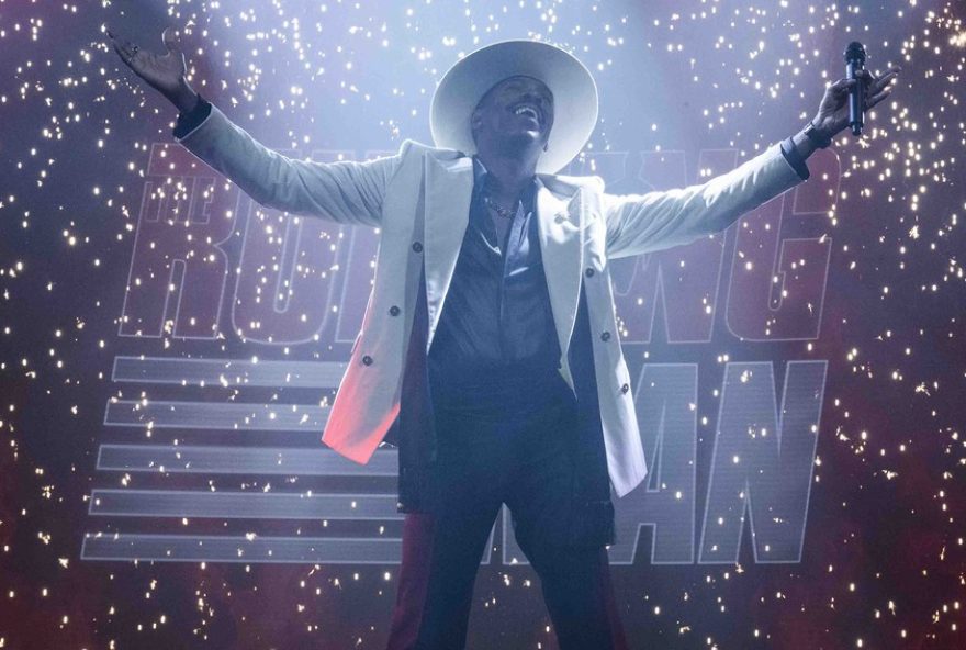 22de-sobrevivente223A-glen-powell-estrela-em-adaptacao-de-stephen-king-cheia-de-acao-e-suspense-nas-telas