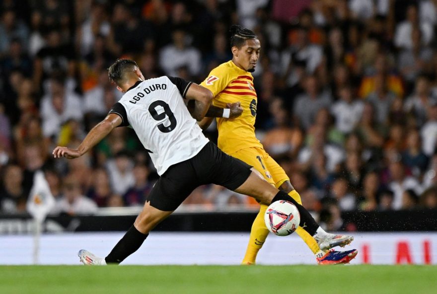 22denuncia3A-racismo-no-mestalla-7C-comportamento-discriminatorio-no-setor-5-do-estadio-e-exposto22-23valencia-23racismomestalla-23discriminacao