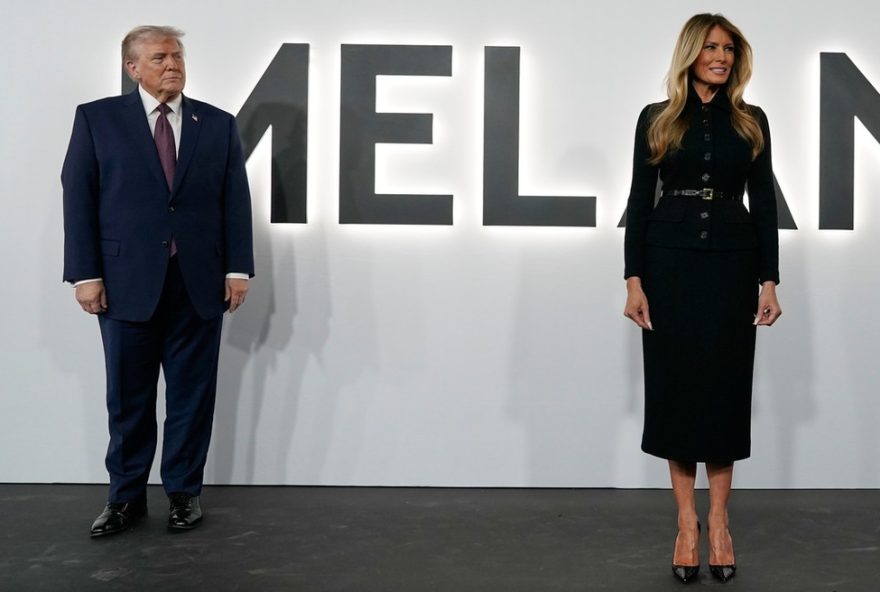 22documentario-melania-surpreende-e-arrecada-us24-7-milhoes-nas-bilheterias-dos-eua22 22documentario-melania-surpreende-e-arrecada-us24-7-milhoes-nas-bilheterias-dos-eua22