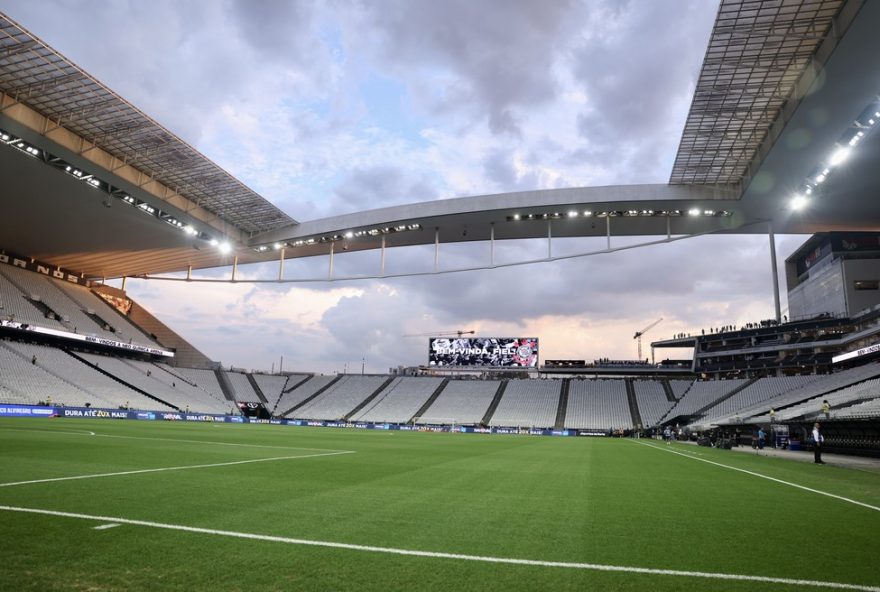 22doe-arena3A-torcida-do-corinthians-mobilizada-para-quitar-divida-de-r24-700-milhoes22