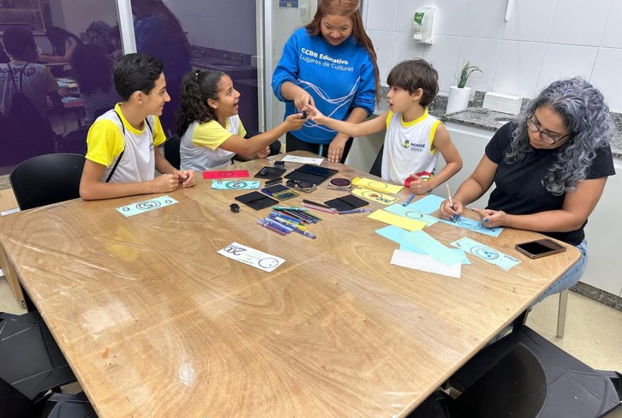 22encontros-com-a-arte-em-mage3A-oficinas-culturais-transformam-rotina-de-jovens-estudantes22