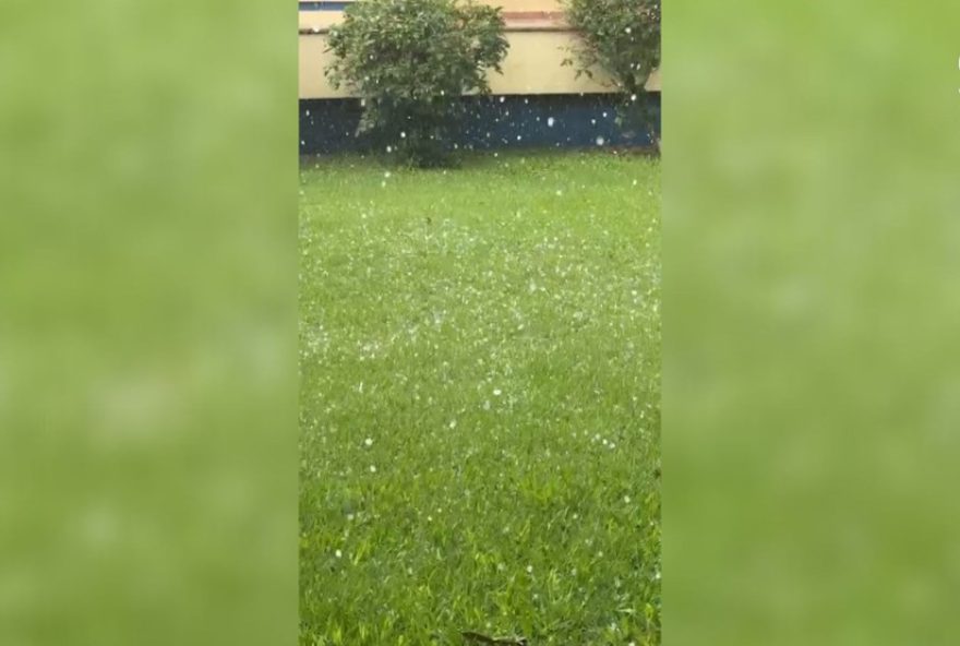 22frente-fria-traz-queda-de-granizo-e-alivio-do-calor-no-rio-grande-do-sul22 22frente-fria-traz-queda-de-granizo-e-alivio-do-calor-no-rio-grande-do-sul22