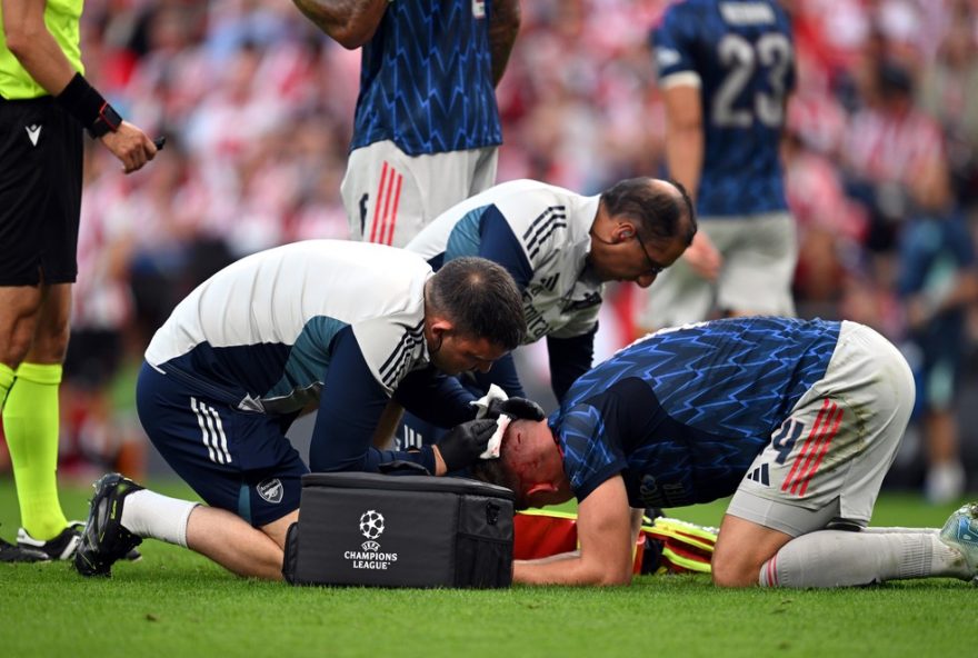 22lesao-na-cabeca-de-gyokeres-durante-jogo-da-champions-league3A-arsenal-x-athletic-de-bilbao22