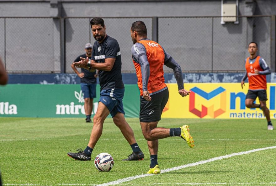 22mister-antonio-oliveira-e-jogadores-do-remo-se-destacam-na-25a-rodada-da-serie-b22
