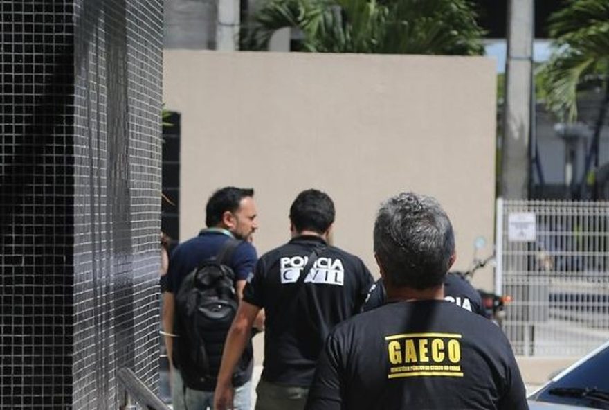 22operacao-extramuros3A-patroa-e-presa-por-liderar-faccao-criminosa-em-fortaleza22