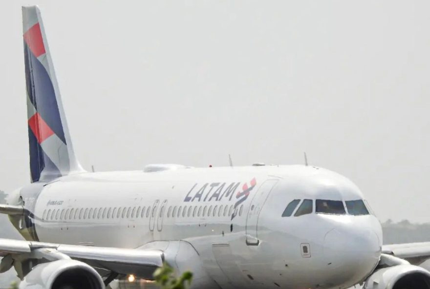 22pouso-de-emergencia-no-aeroporto-de-petrolina-devido-a-urgencia-medica-em-voo-de-guarulhos-a-juazeiro-do-norte22
