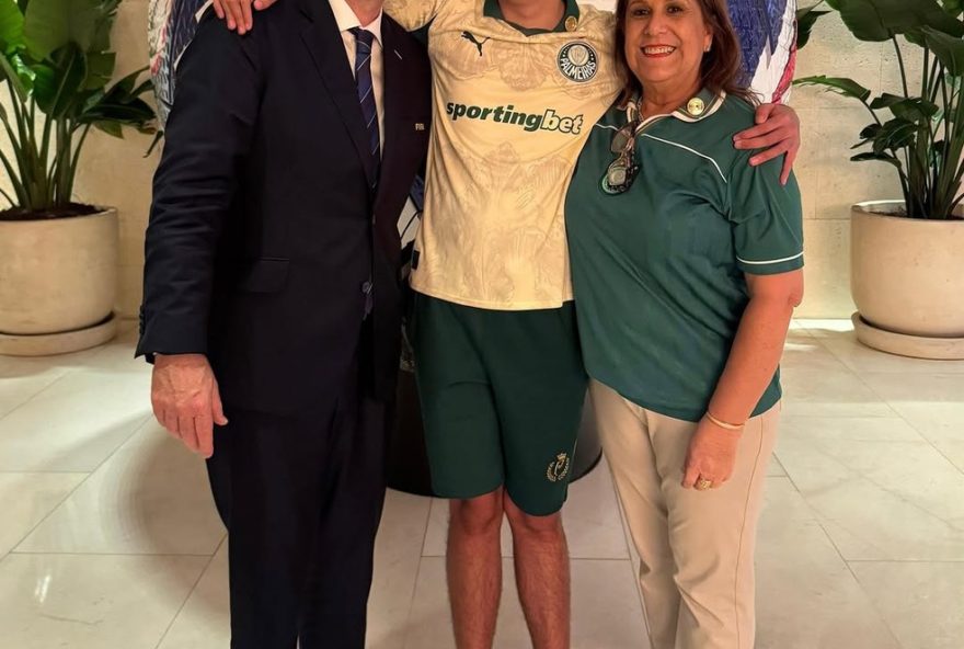 22presidente-da-fifa-se-encontra-com-torcedores-do-palmeiras-apos-premio-fan-award22