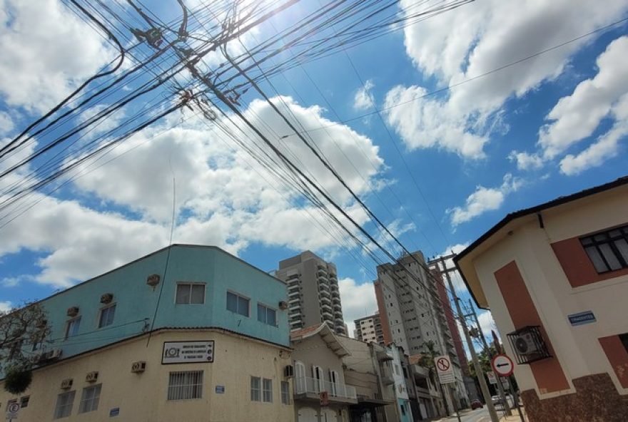 22problemas-persistem3A-sistema-de-reparos-na-iluminacao-publica-de-piracicaba-completa-um-mes22