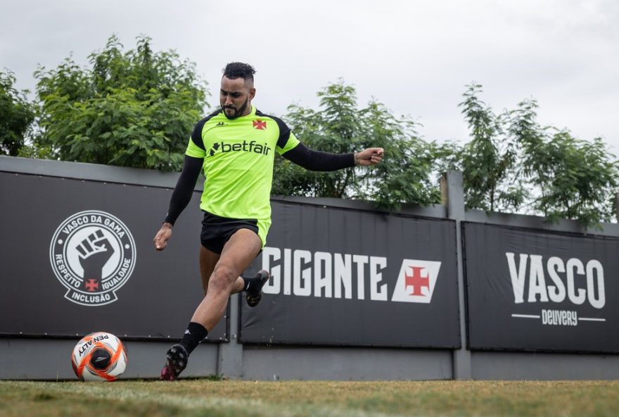 22vasco-vence-olaria-em-jogo-treino-e-se-prepara-para-a-temporada-com-destaque-de-lucas-piton-e-payet22