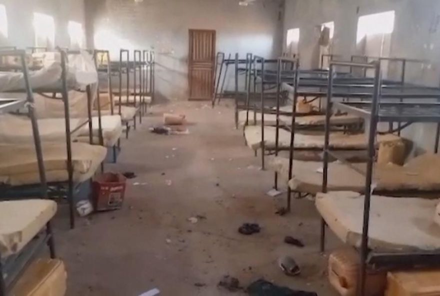 24-madchen-in-nigeria-entfuhrt3A-alle-sicher2C-bolsonaro-muss-haft-antreten