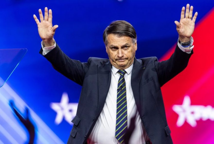 Bolsonaro durante entrevista. (Foto: EFE/EPA/JIM LO)