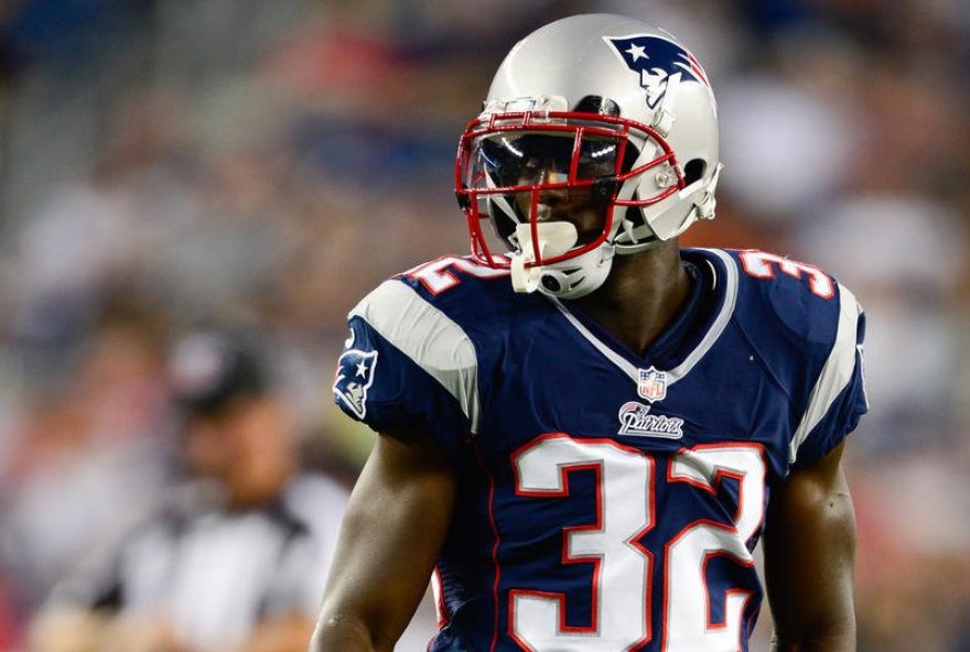 New England Patriots corner back Devin McCourty (AP photo/ Jim Mahoney)