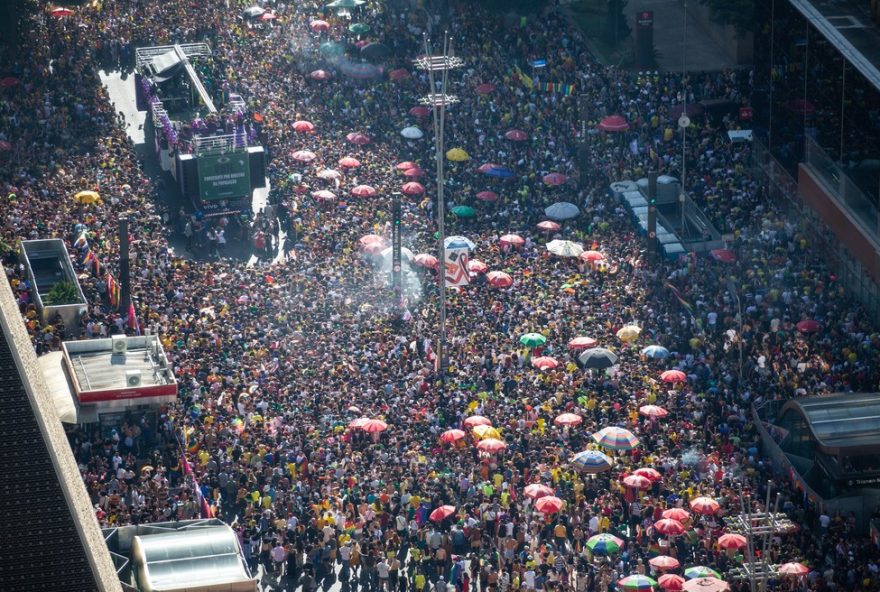 29a-parada-do-orgulho-lgbt2B3A-envelhecimento-e-diversidade-na-avenida-paulista