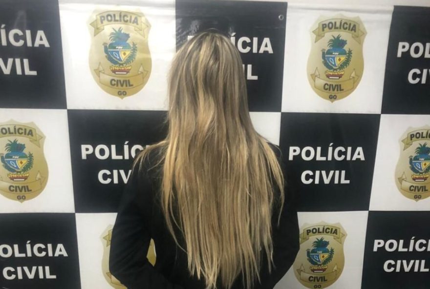 'Macaco': mulher é presa por racismo contra treinador de futebol infantil em Goiânia (Foto: Polícia Civil)