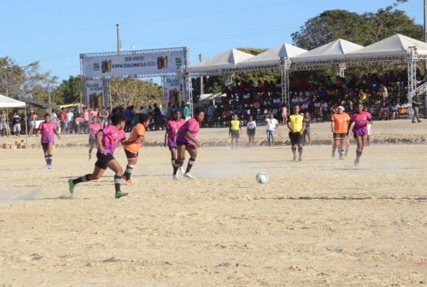 Jogadores de comunidades quilombolas durante jogos da primeira edição da Copa (Fotos: Mantovani Fernandes)