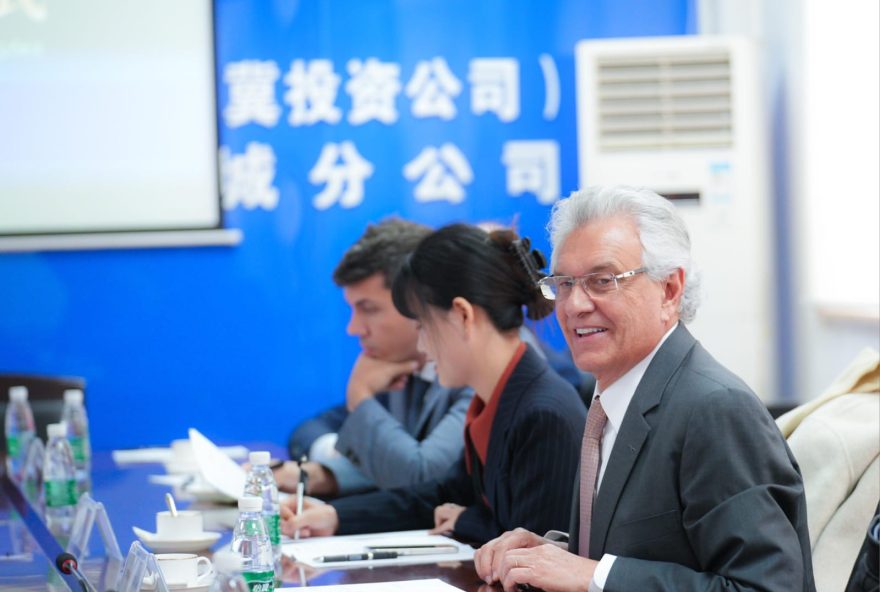 Governador Ronaldo Caiado apresenta potencialidades de Goiás a gigante chinesa da área de infraestrutura, engenharia e mineração (Foto: Júnior Guimarães)