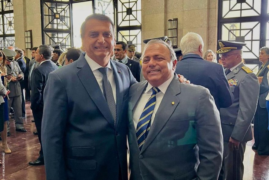 Jair Bolsonaro e General Pazuello foram citados na CPI da Covid (Foto: Reprodução/Redes Sociais/@generalpazuello.oficial)