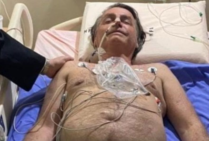 304cedd9a2_bolsonaro-e-transferido-para-hospital-de-sao-paulo-apos-ser-internado-com-dores-abdominais